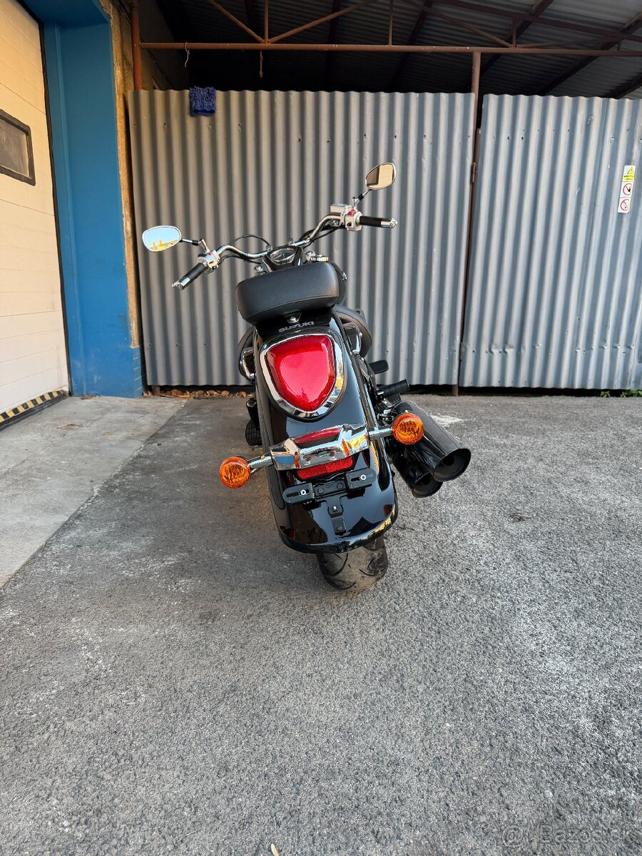 Suzuki Intruder C800 - 7