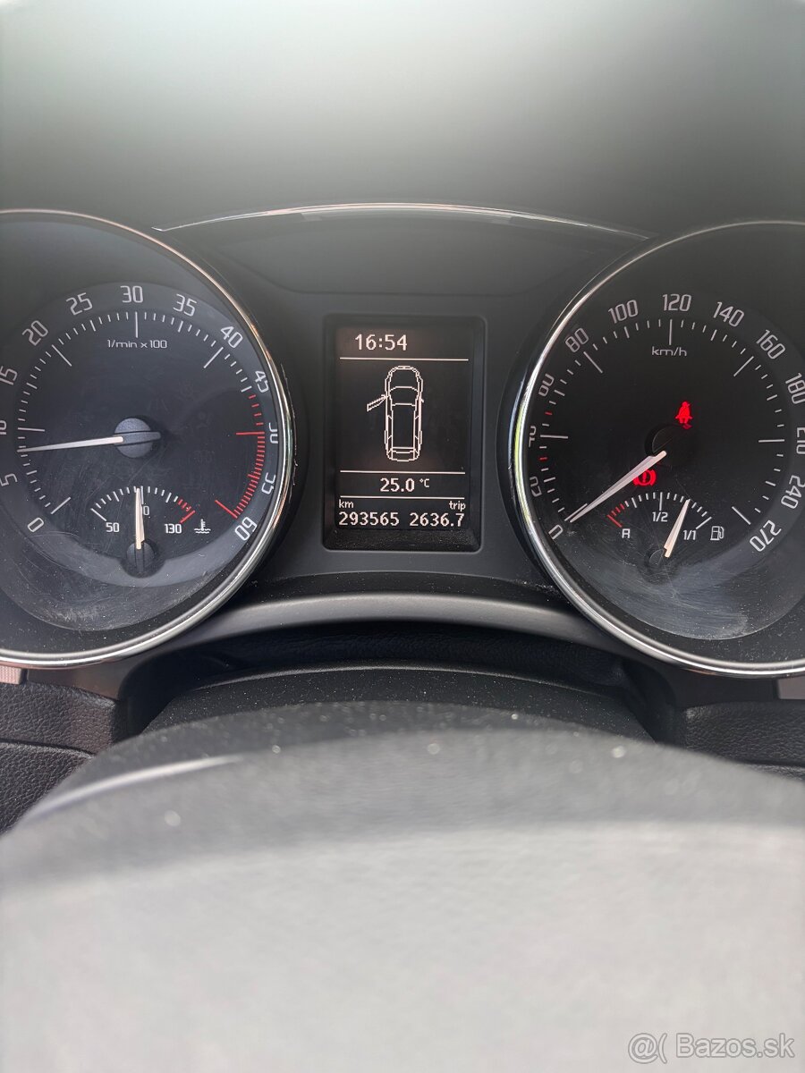 Škoda Superb Combi 2.0 TDI 103 kW • 2011 - 7