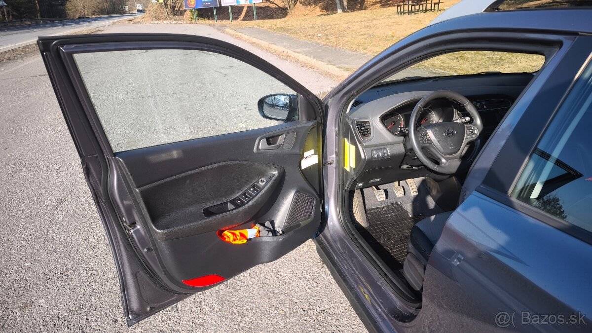Hyundai i20 active, rok 2020 - 7