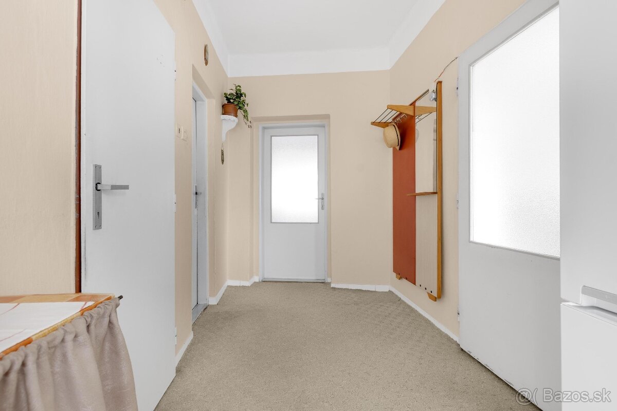 Na predaj starší rodinný dom v Lábe - 7