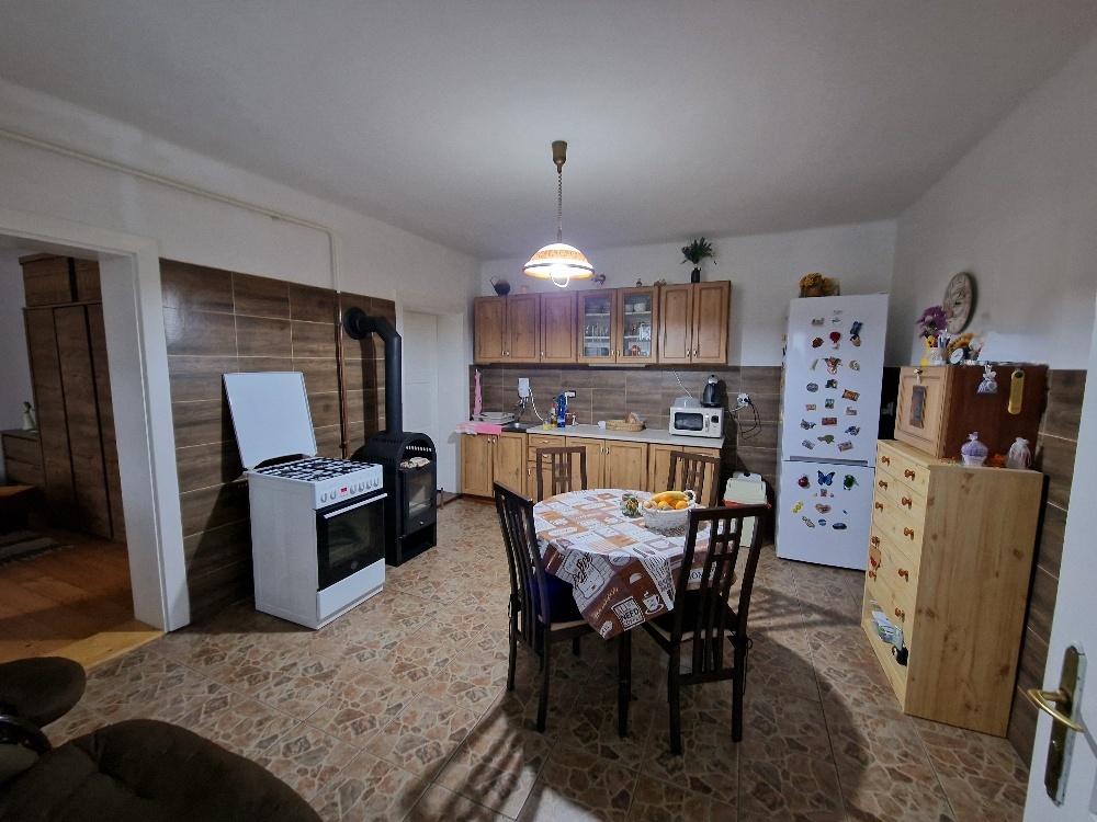 Rodinný dom na 1575m2 pozemku v Pate na predaj - 7