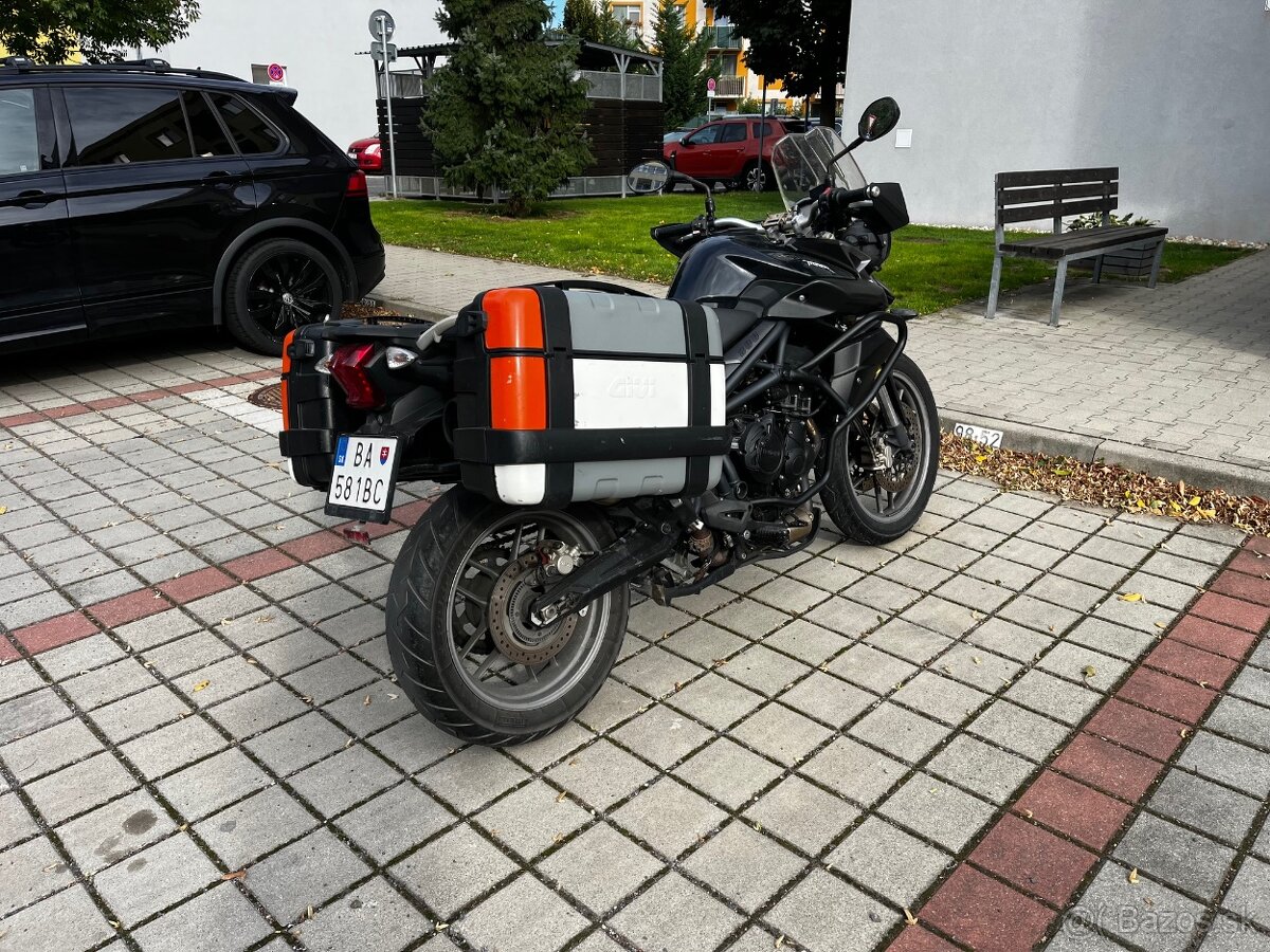 Triumph Tiger 800 - 7