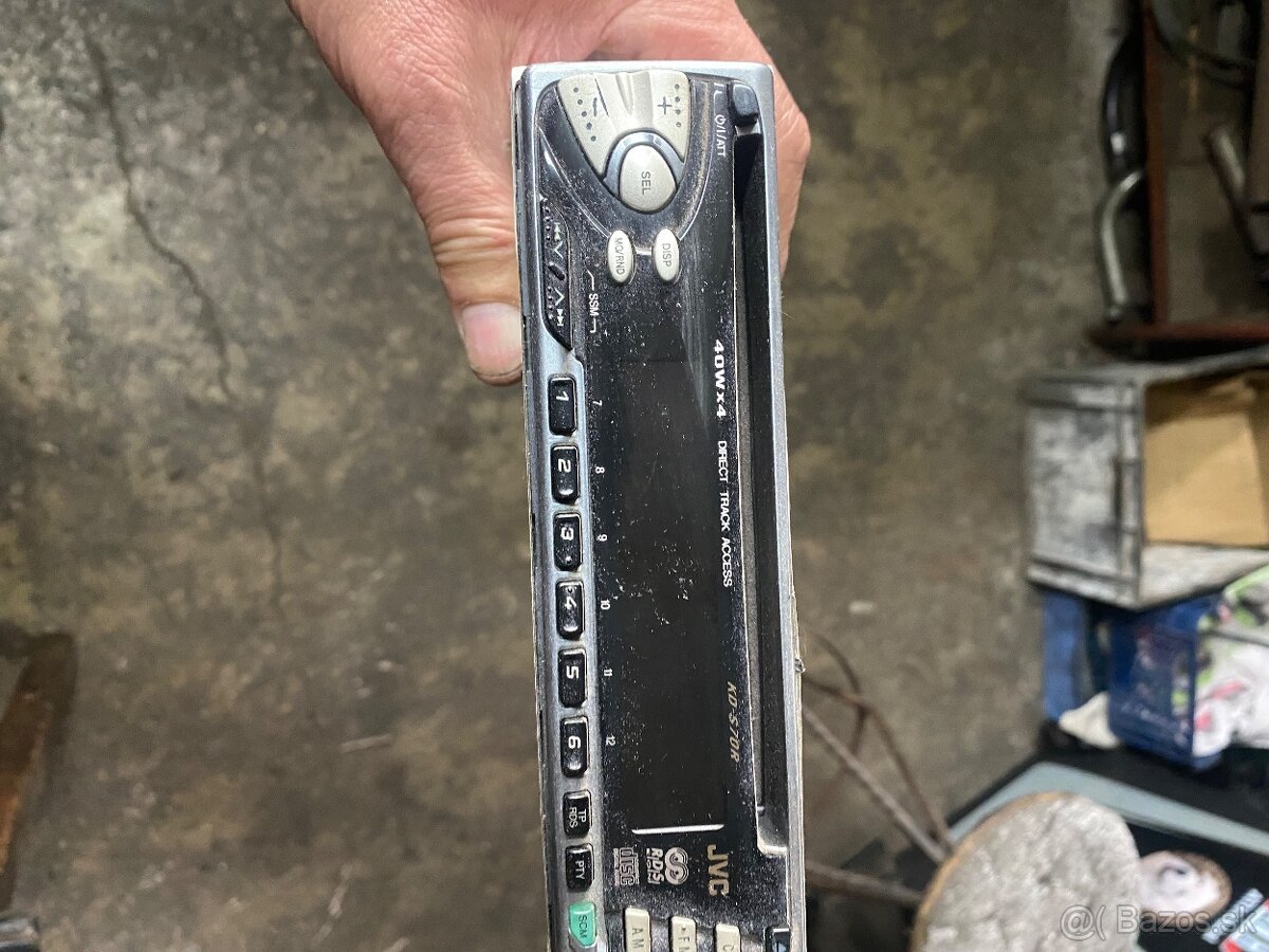 Predám 2ks autorádia sencor a JVC - 7