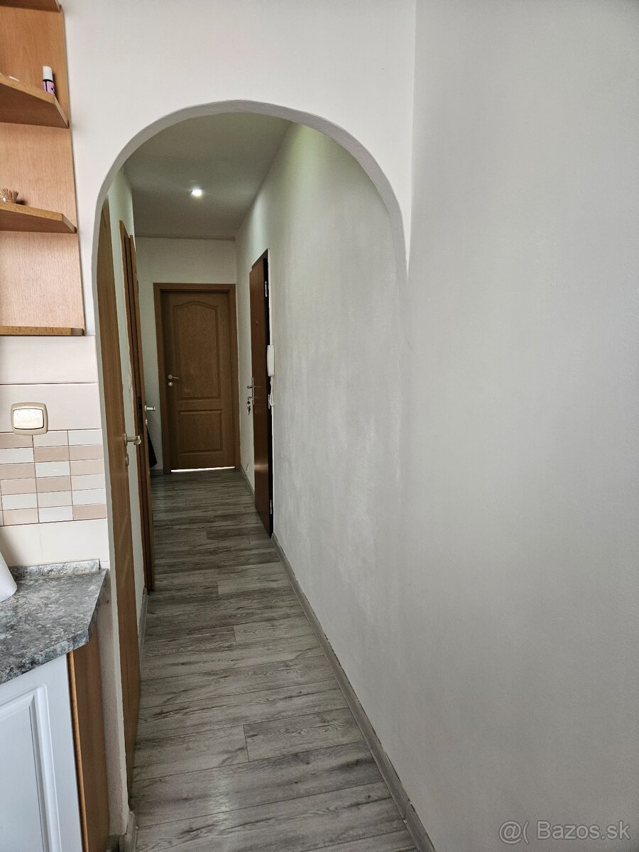 Na predaj zrekonštruovaný 2 izbový byt v Dubnici nad Váhom. - 7