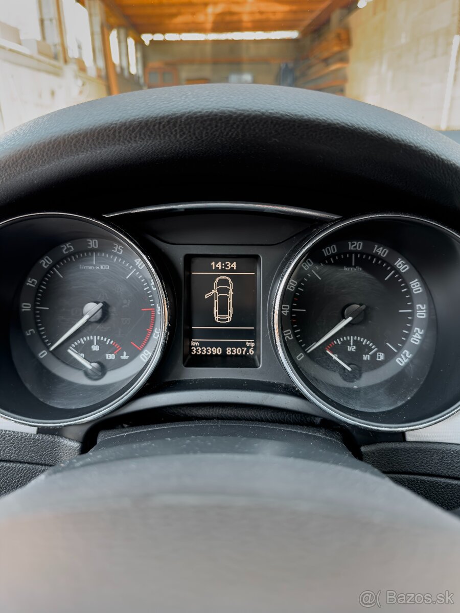 Škoda Superb Combi 2012, 2.0, 4x4, 103kW, DSG, audio tuning - 7
