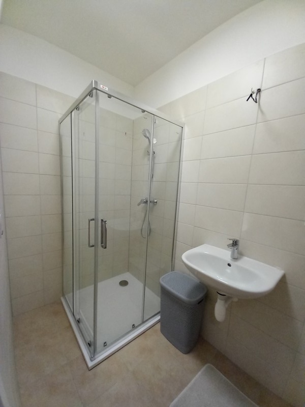 Investičný 1 izbový byt s terasou a parkovacím miestom v cen - 7