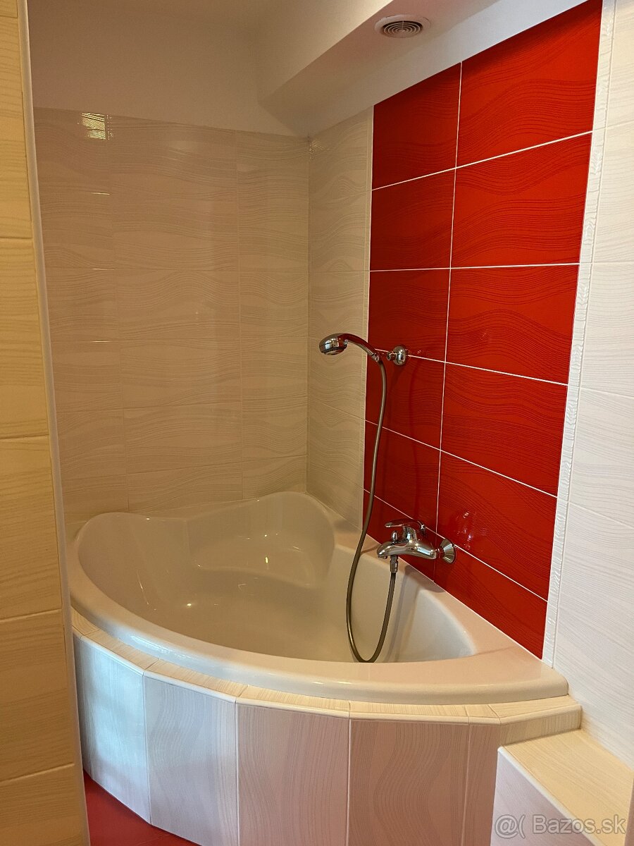 Na prenájom trojizbový byt v meste Dun.Streda - 7