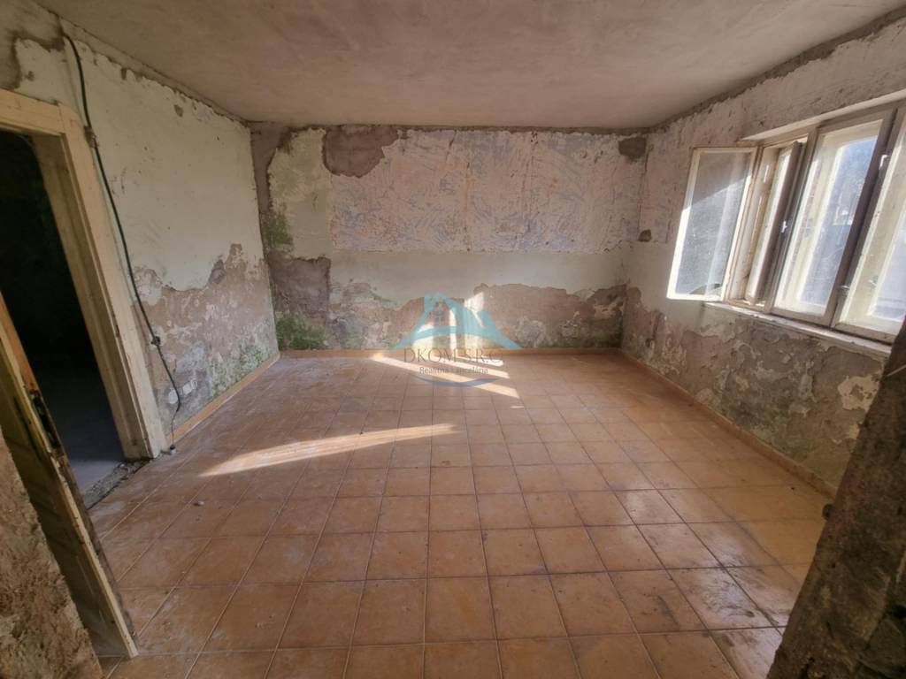 ZNÍŽENÁ CENA Rodinný dom Ipeľské Predmostie - 7