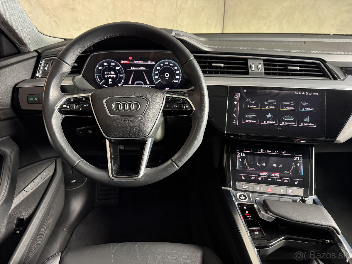 Audi e-tron 55 300KW S-Line Panorama - 7