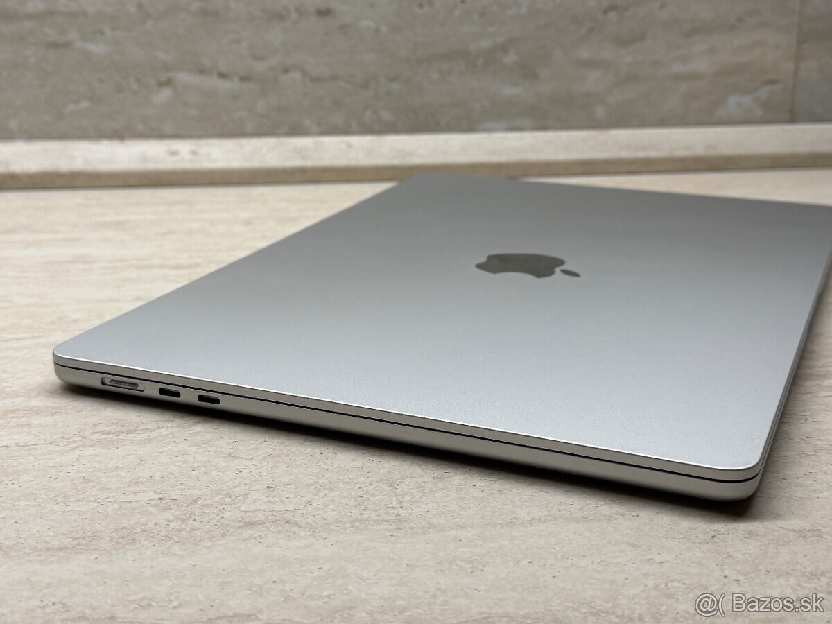 MacBook Air 15,3", M2, 8GB, 256GB, Silver, 8 cyklov - 7