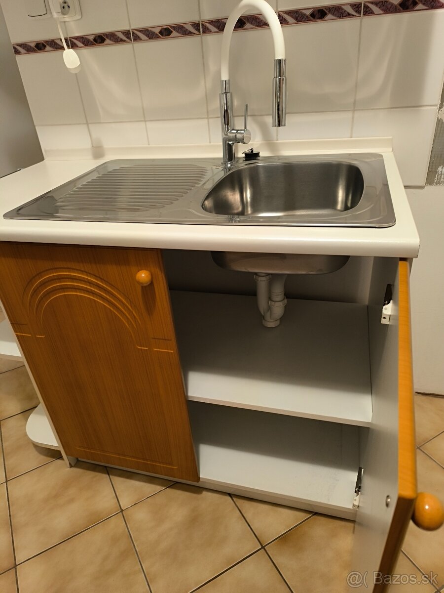 Kuchynská linka - 7