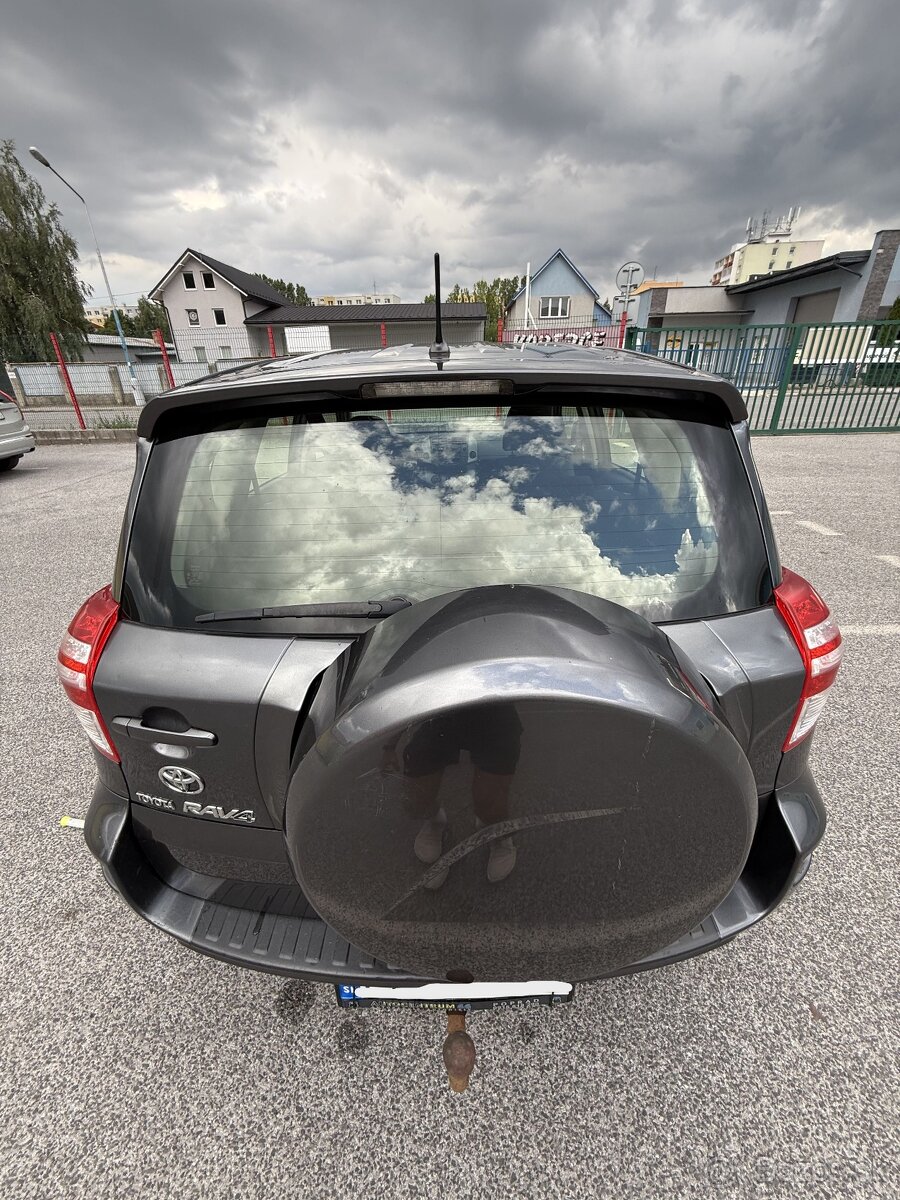 Toyota RAV4 2.2 D-4D 4x4, 110 kW, 2012 - 7