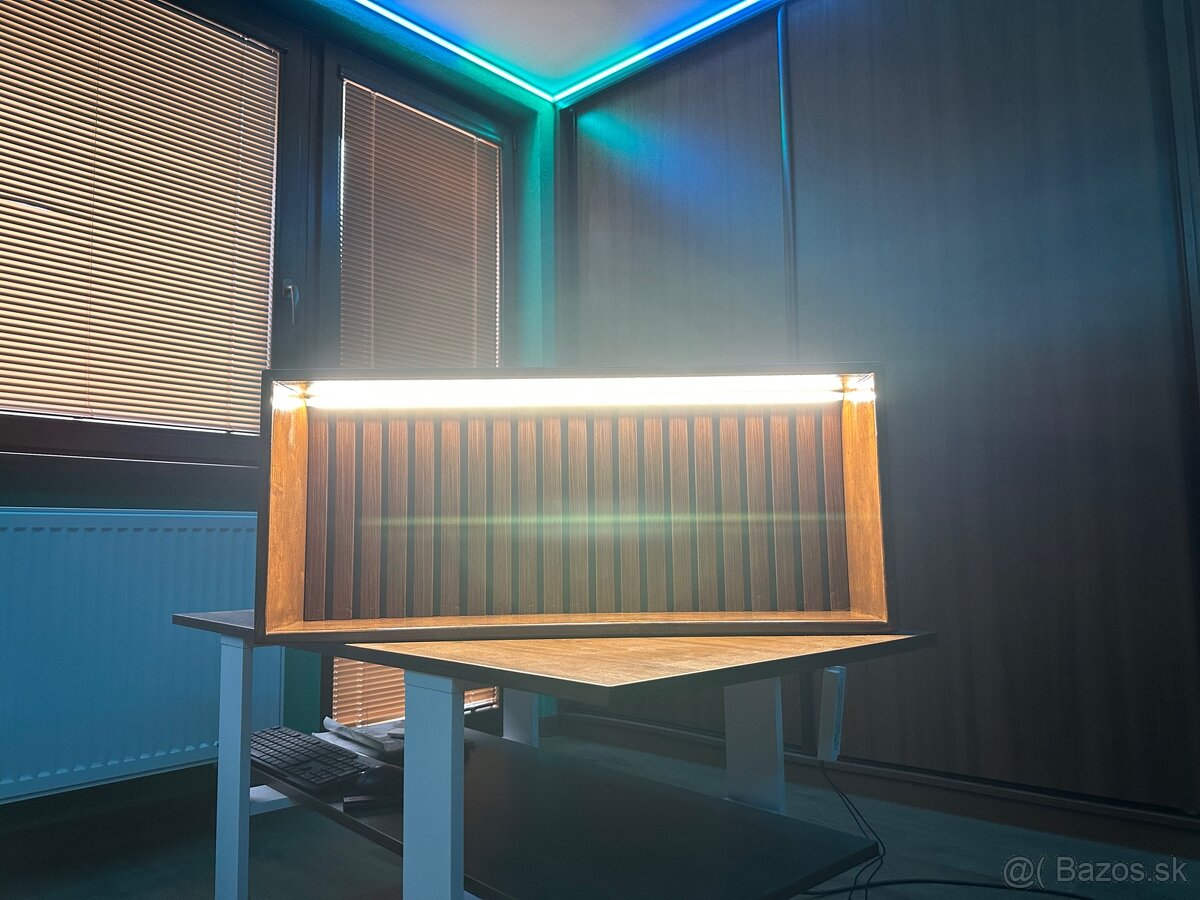 Podsvietená vytrína/polica - 7