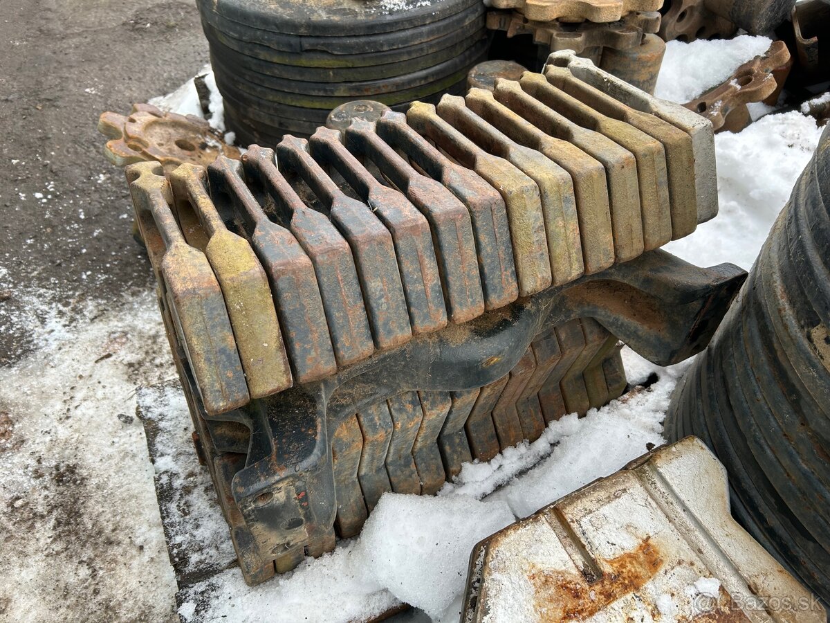 Predám predné závažia na Zetor crystal - 7