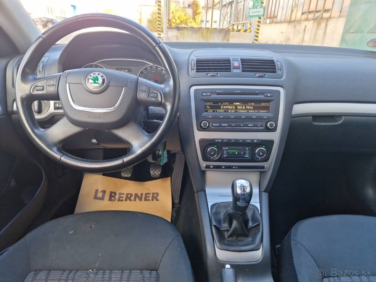 Predám Škoda Octavia Combi 1.9 TDI 77 KW Elegance r.v.2009 - 7