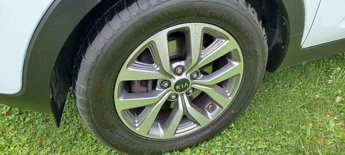 Kia sportage 1,7 Crdi max vybava Alcntra,par.kamera,navi - 7