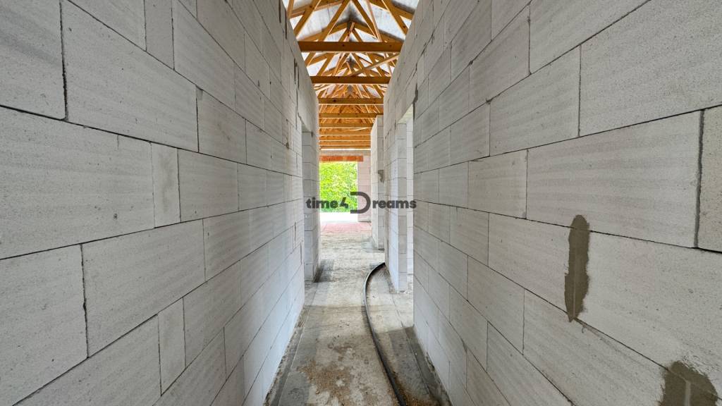 NA PREDAJ 4 izbový dom v obci Ladice - 7