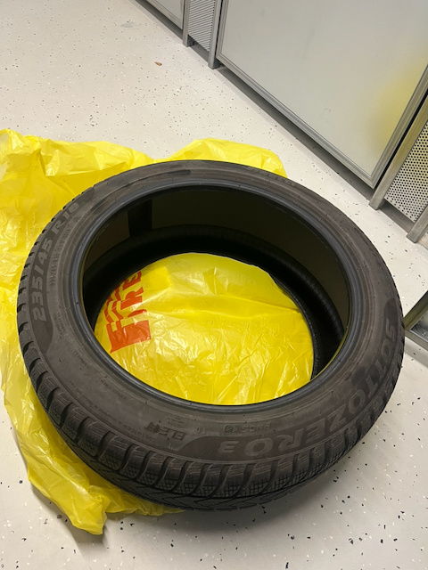 18" zimne Pirelli Sotto Zero 3 (Tesla Model 3, atd) - 7