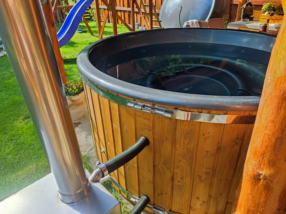 Nová hydromasážna vírivka (kúpacia kaďa) s externou pieckou - 7