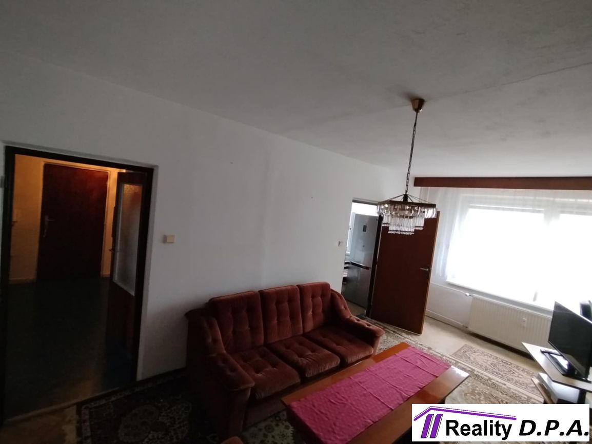 Rezervované-Na predaj - 2 izbový veľkometrážny byt 74 m2 Tur - 7