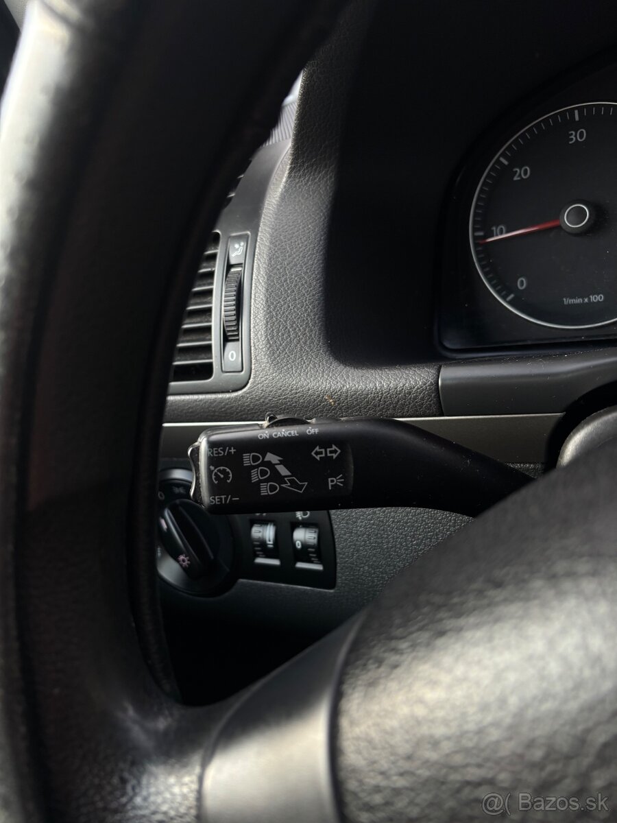 Volkswagen Touran 2.0tdi 103kw m6 - 7