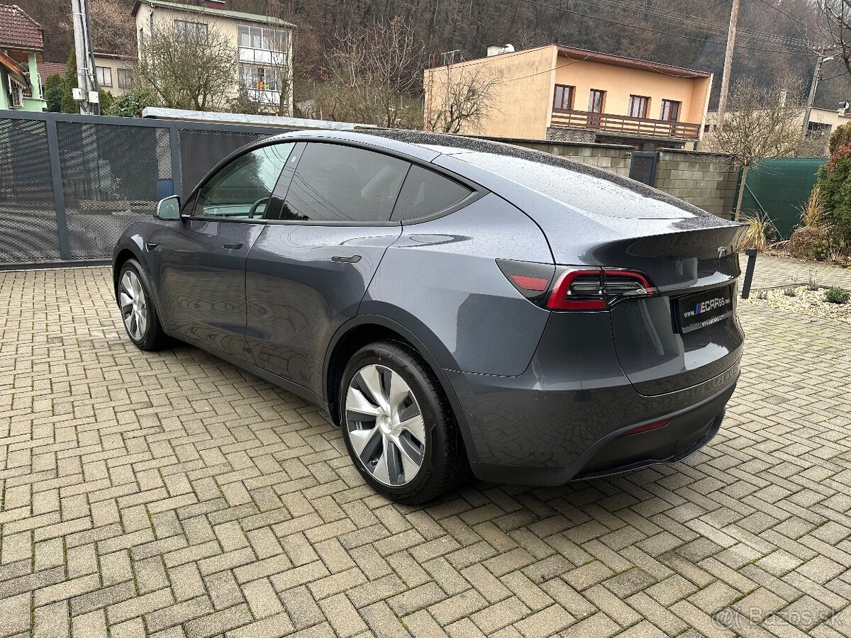 Tesla Model Y Long Range 4x4 - 7