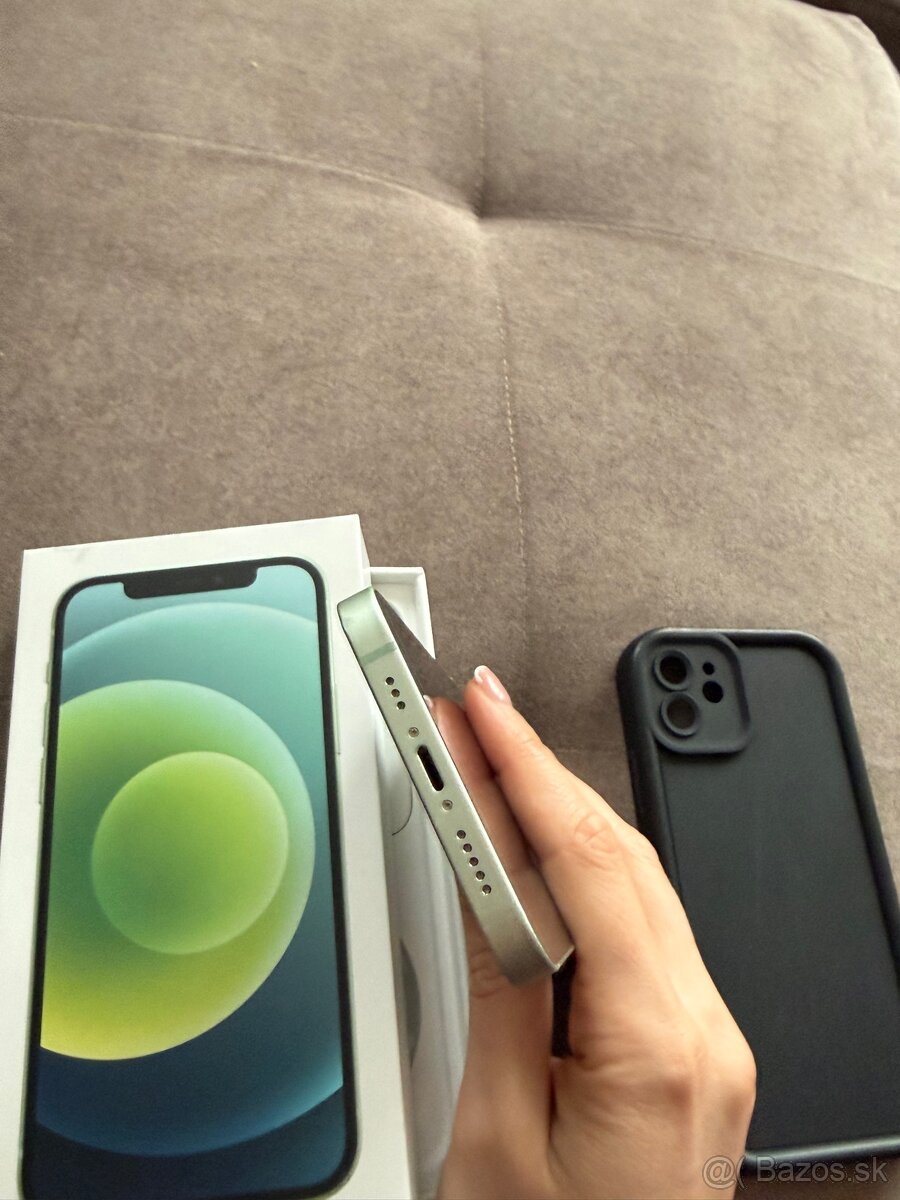 Apple iPhone 12 - 64GB - 7