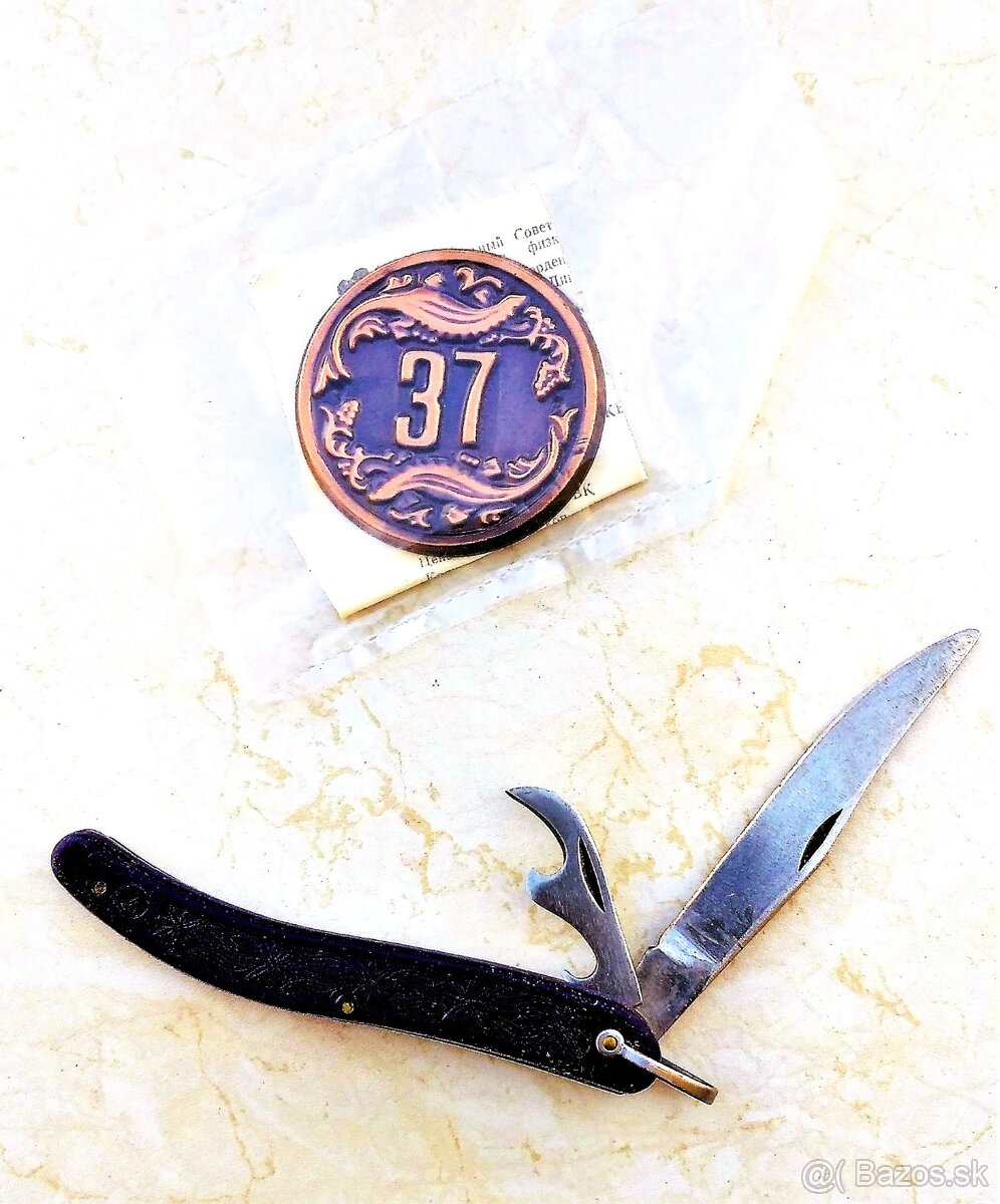 Kovová tácka, tanieriky a suveníry, figúrka, ohrievač, - 7