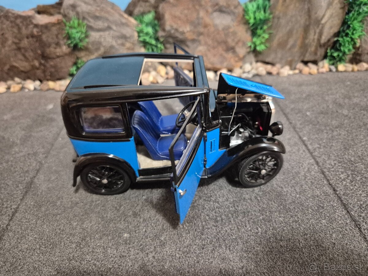 Prodám model 1:18 Austin 7 DeLuxe saloon 1932 - 7