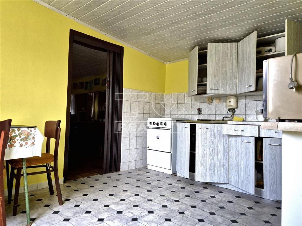 Chalupa v malebnej dedinke Podhradie pri Prievidzi - 7