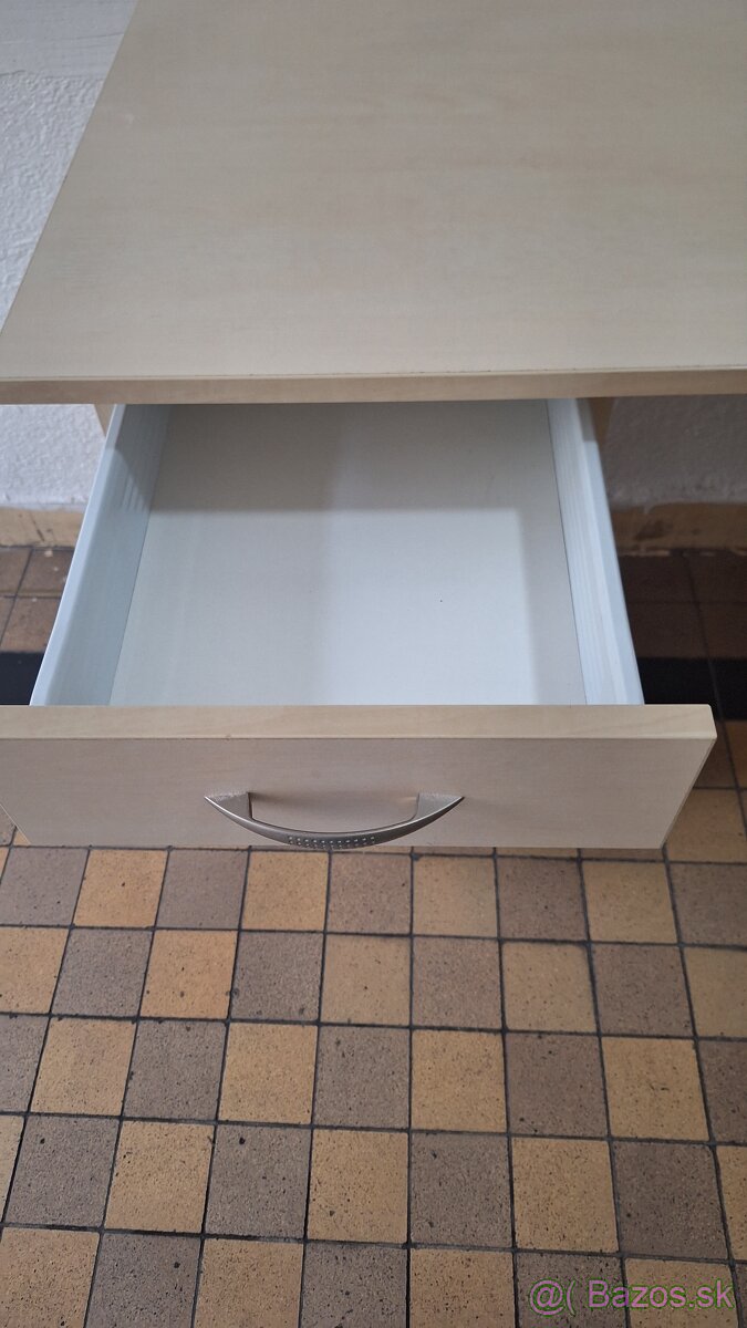 Manikérsky stôl - 7