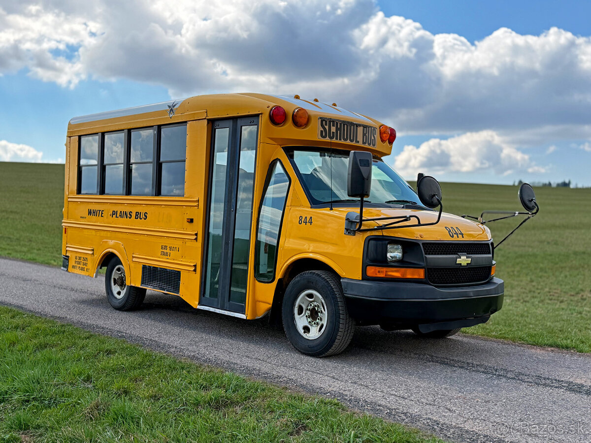 CHEVROLET EXPRESS – USA SCHOOLBUS – 6.6 DURAMAX DIESEL - 7