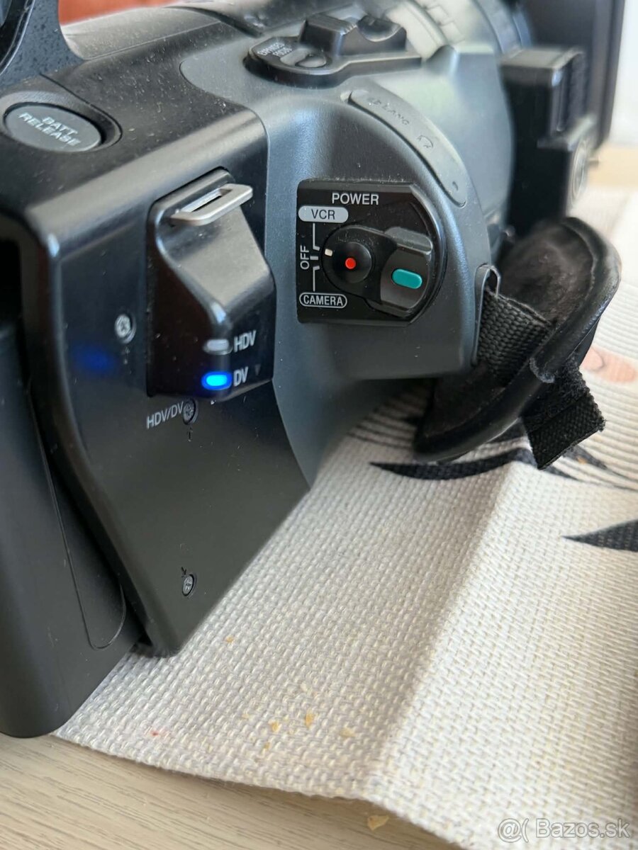 Predám Sony HVR-Z1J - 7