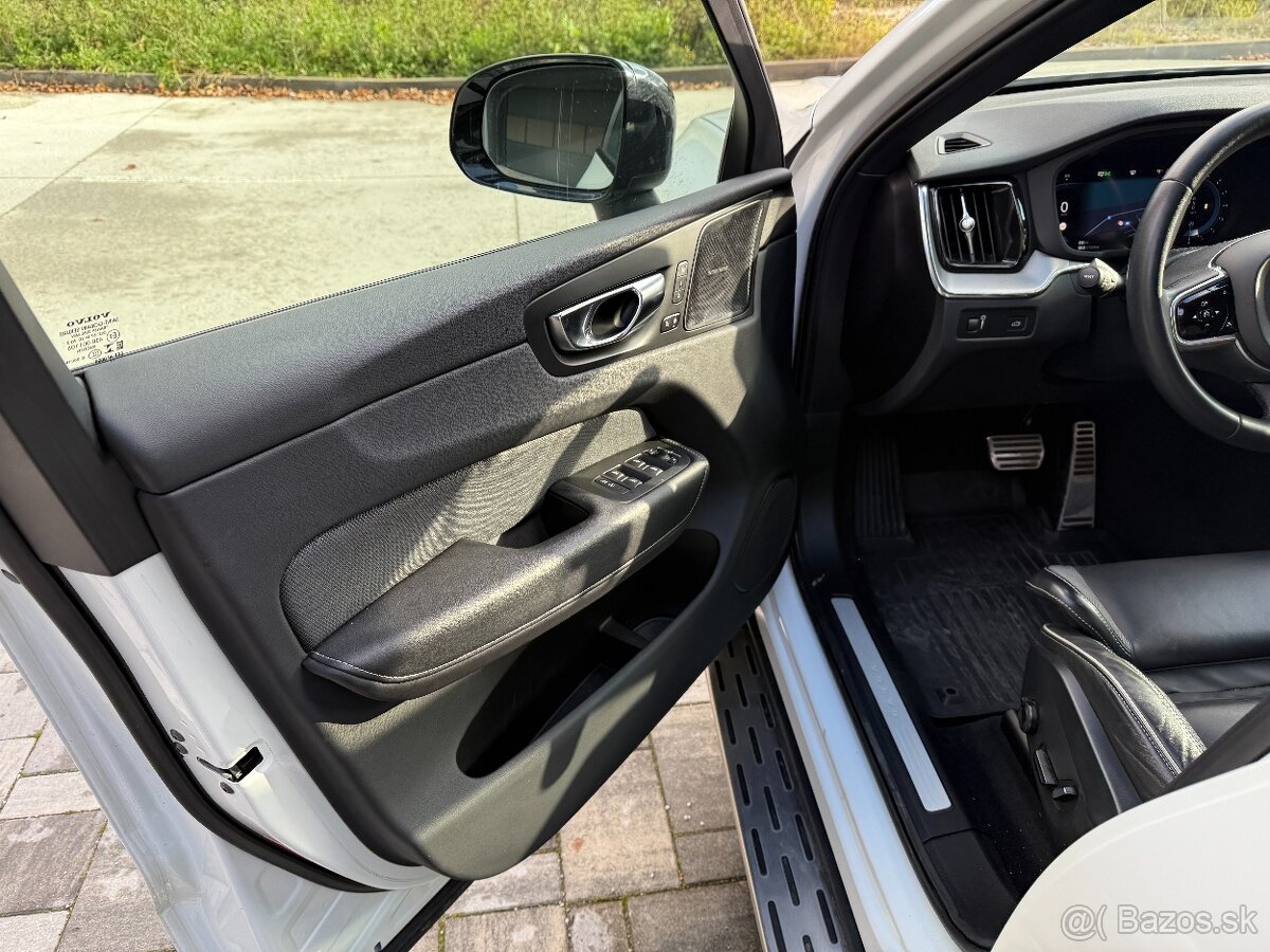 VOLVO XC60 B5 (P) 250hp R-Design AT8 AWD - 7