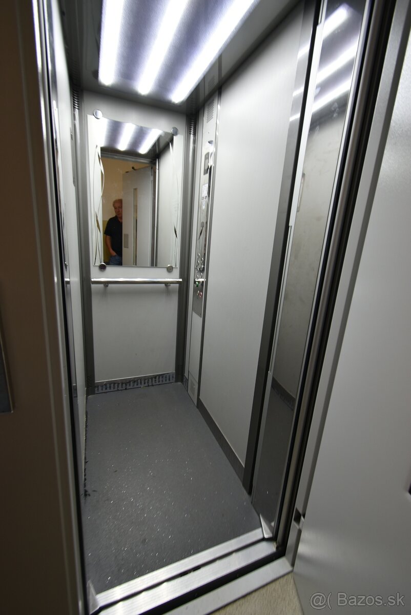 Pezinok:Ponúkame priestranný 3 izbový byt , Svätoplukova ul. - 7