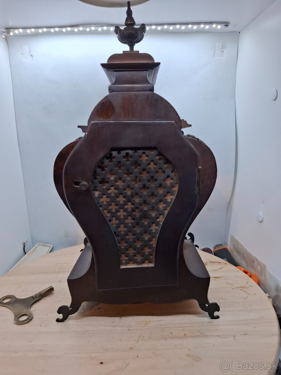 Predám funkčné krbové hodiny LENZKIRCH Polbicie V:34cm š:19c - 7