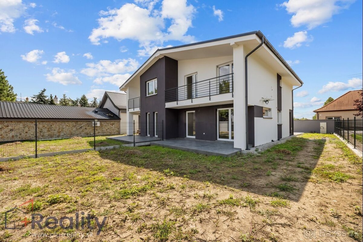 Priestranná novostavba rodinného domu v obci Nová Dedinka na - 7