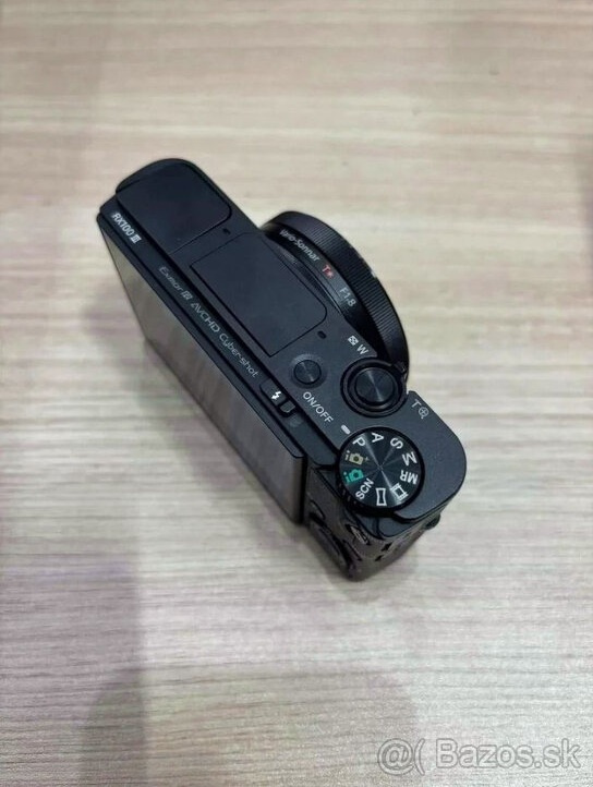 Sony Cyber-Shot DSC-RX100 Mark III - 7