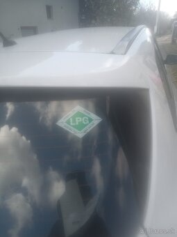 Hyundai i30 kombi - 7