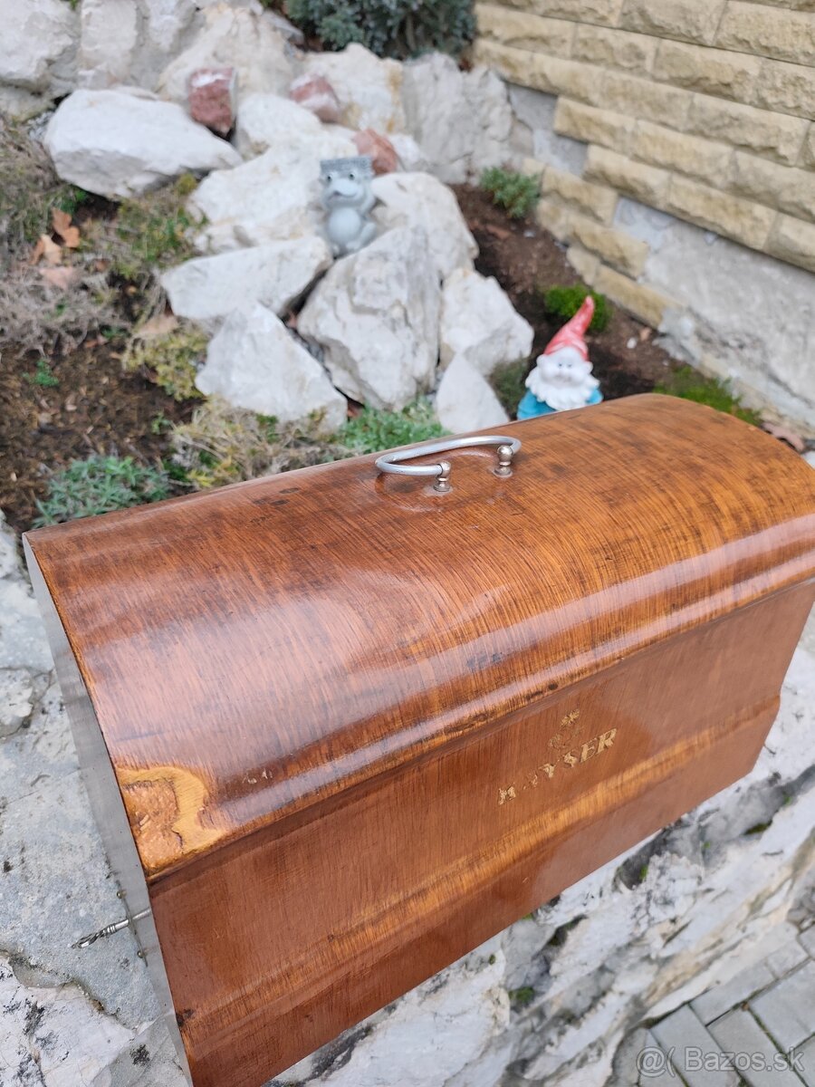 Starý šijací stroj, ale elektrický-funkčný - 7