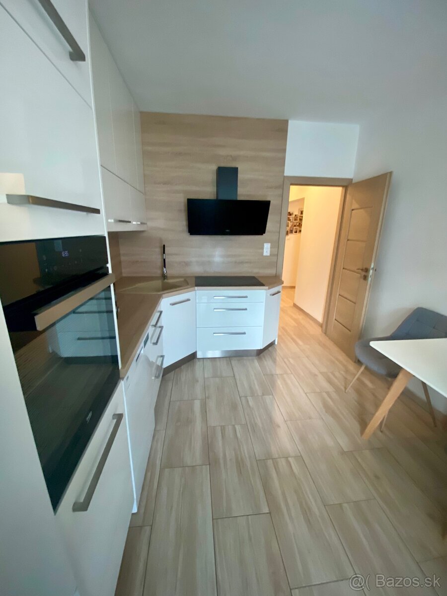 Veľký 3izbovy byt na prenájom - 7