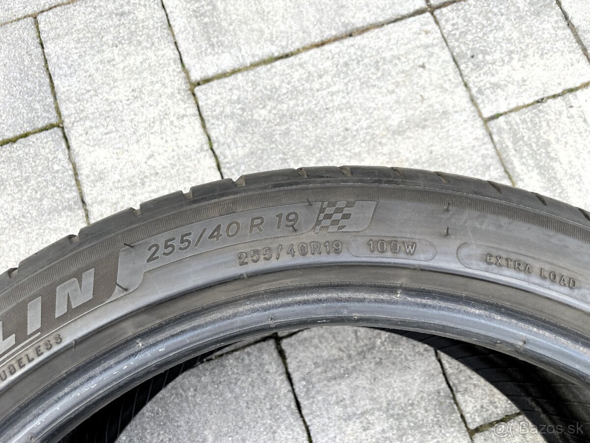 255/40 R19 Michelin letne - 7