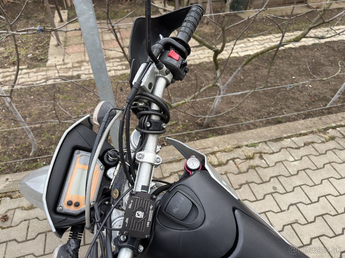 KTM LC4 640 SUPERMOTO 9.2003 - 7