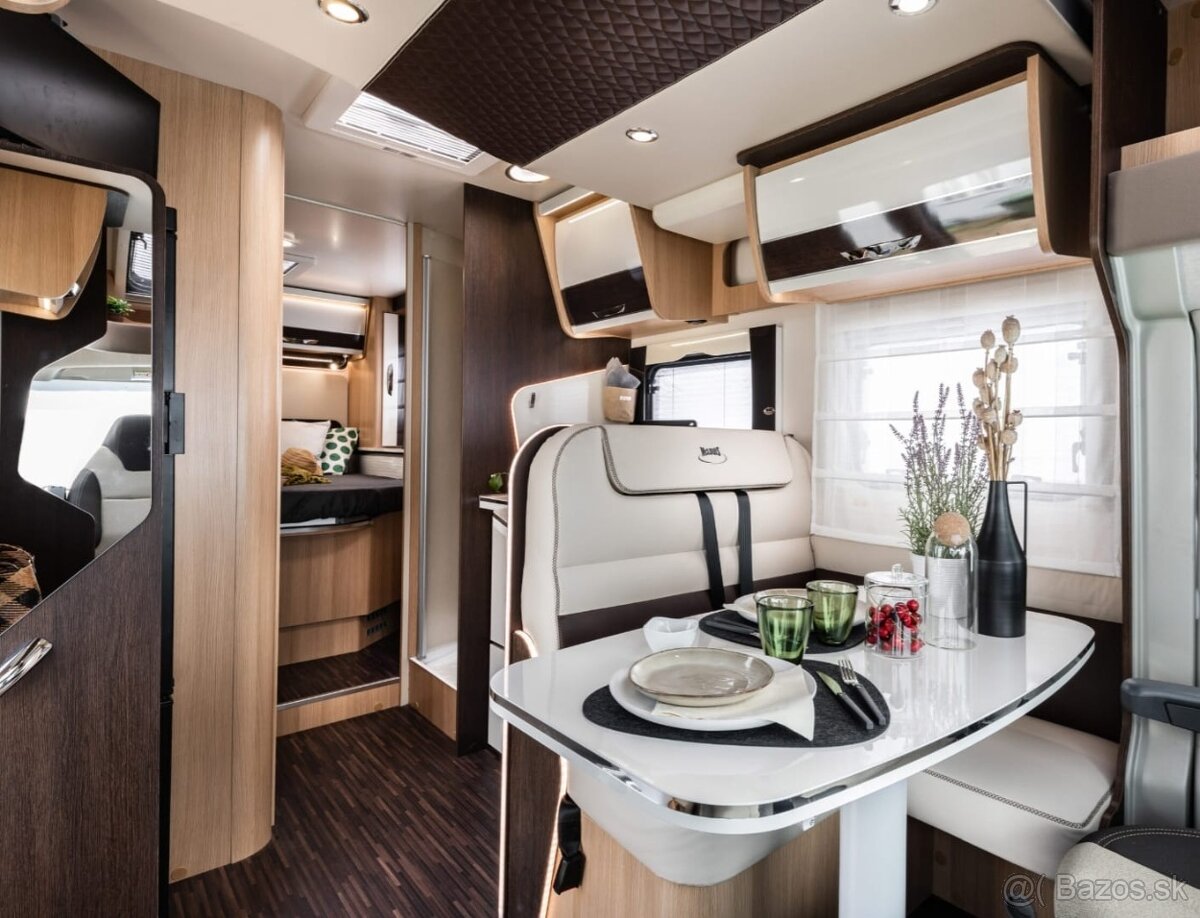 170PS 2023 5míst obytné auto karavan velmi pěkný stav - 7