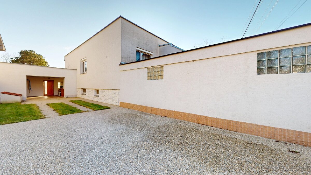 2-podlažný, 6-izbový RD s vyše 11á pozemkom - 7