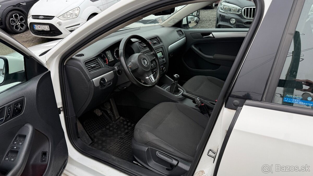 Volkswagen Jetta 1.6 TDI Comfortline - 7