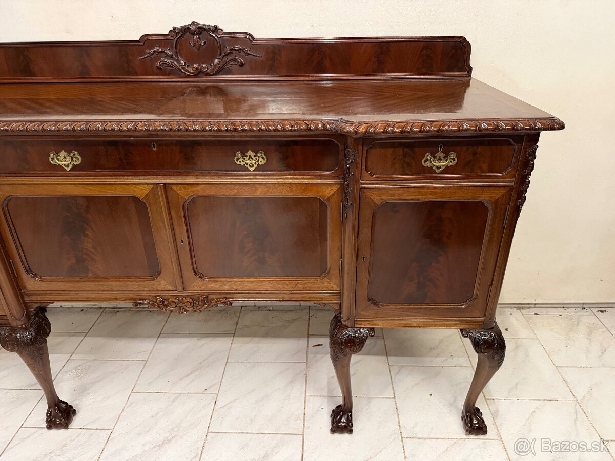 Starožitný bufet Chippendale - 7