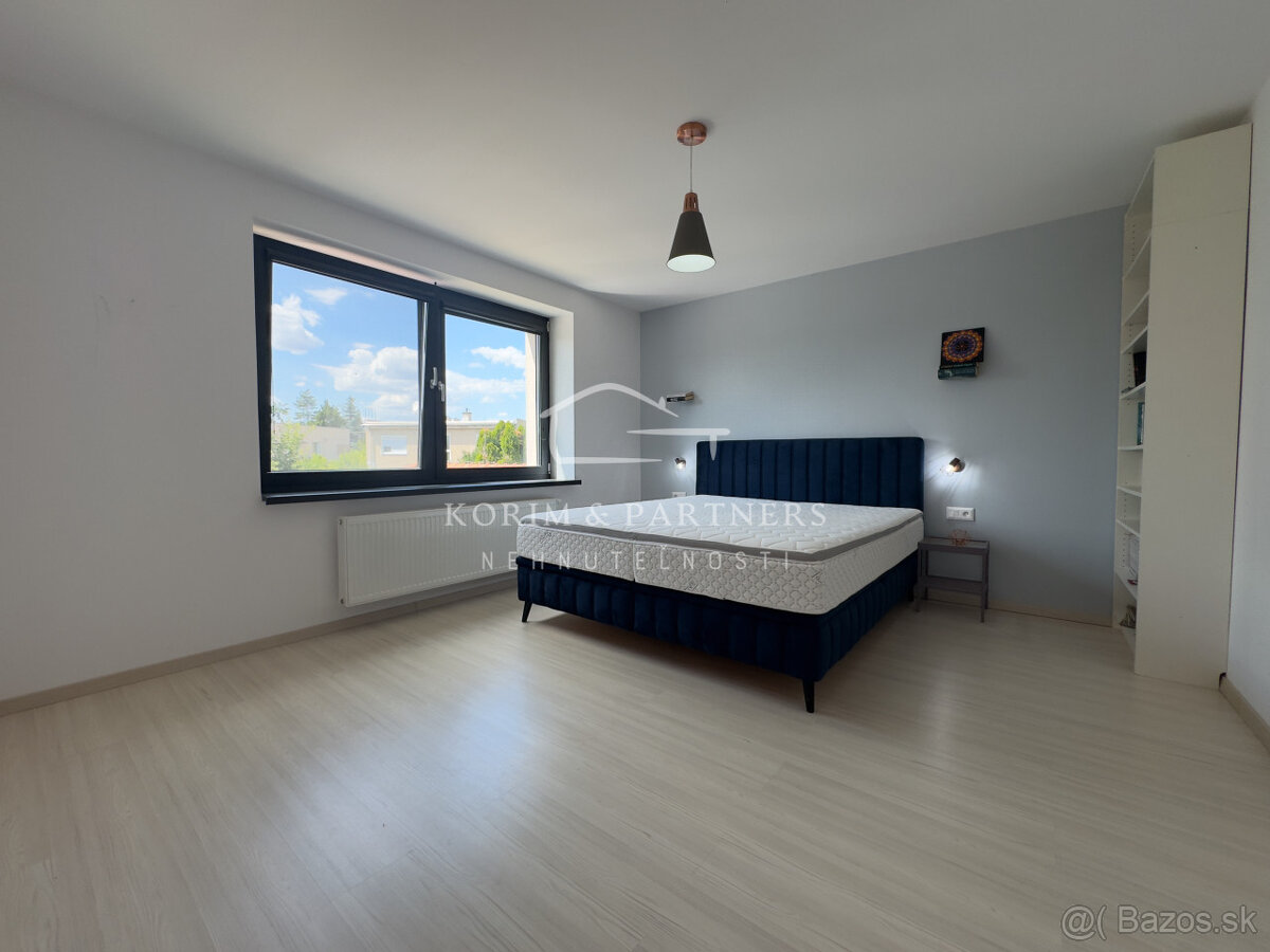 REZERVOVANÉ - Originálny rodinný dom na Leteckom poli, Komá - 7