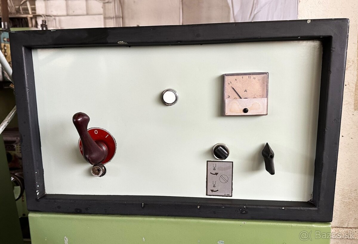 Frézka svislá konzolová FVE 20 - 7