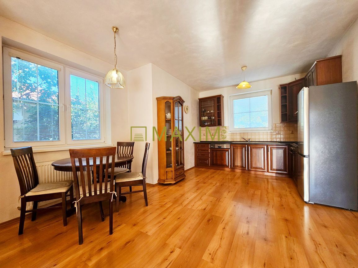 Ponúkame na predaj Rodinný dom na Perličkovej ulici v Bratis - 7